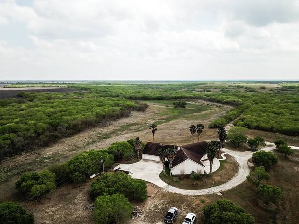 Glasscock Ranch: 20680 McMurray Ln, Mathis, TX 78368